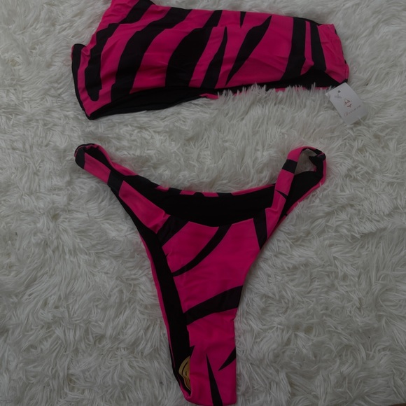 Neon Pink and black 2 piece sets bikini. - Picture 2 of 3